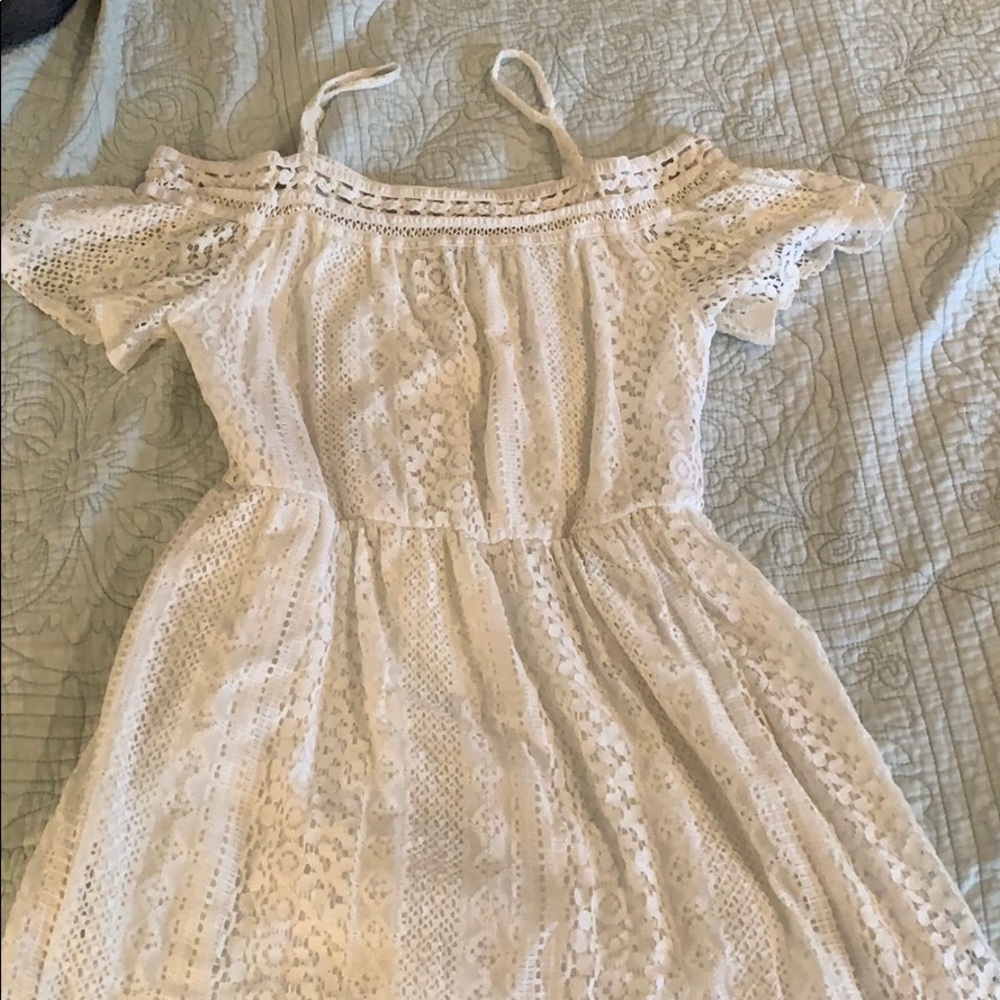 White, lace dress